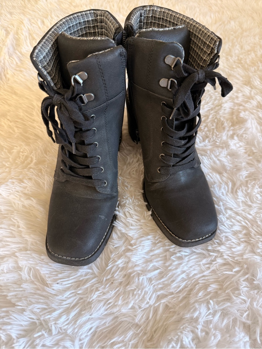 Crown Vintage Black Lace-Up Ankle Boots with Plaid Collar